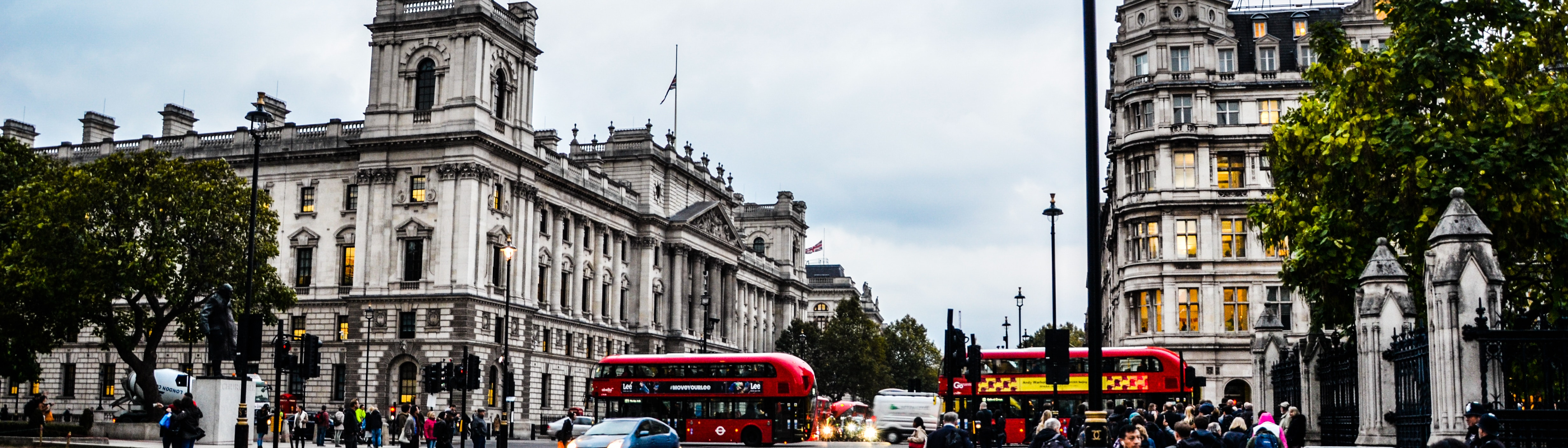 10+ Top UK Universities with the Best Campus Life in 2022